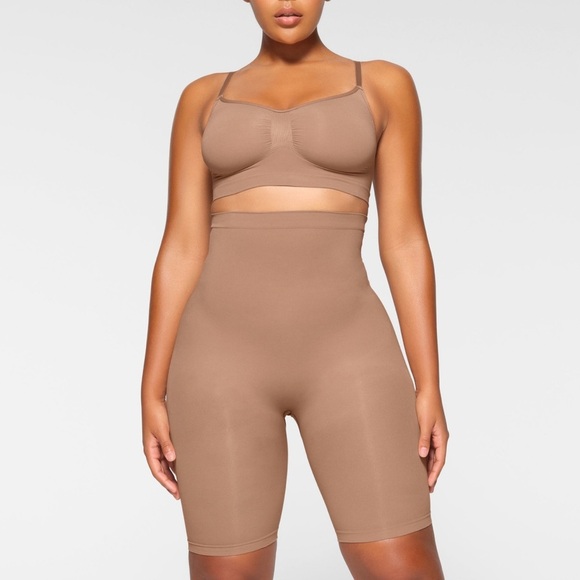 SKIMS Other - Skims NWOT High Waisted Above the Knee Short (size M)